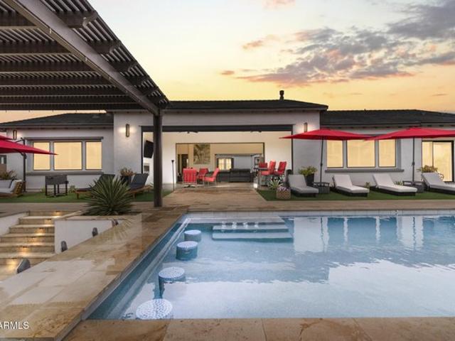 House for sale in Surprise, Arizona