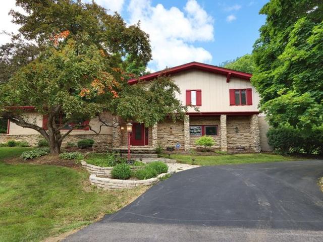 House for sale in Pleasant Prairie, Wisconsin