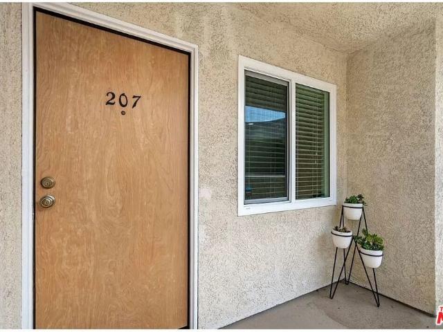 Condo for sale in Canoga Park, California