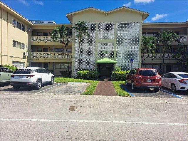 Condo for sale in North Miami, Miami-Dade County