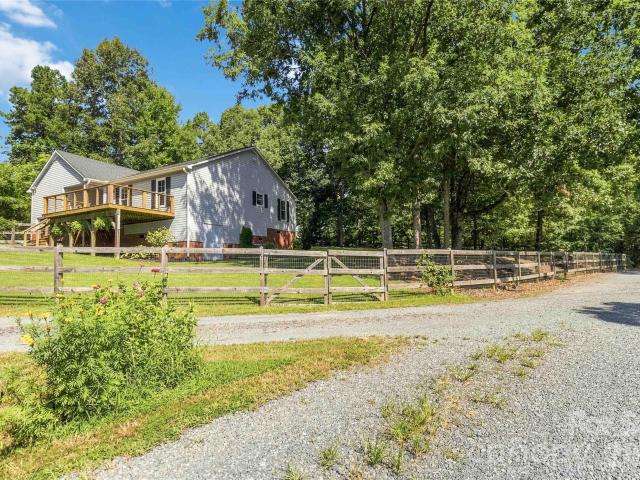 House for sale in Mecklenburg, North Carolina