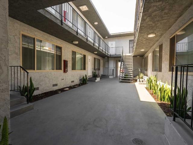 Apartment for rent in Canoga Park, California