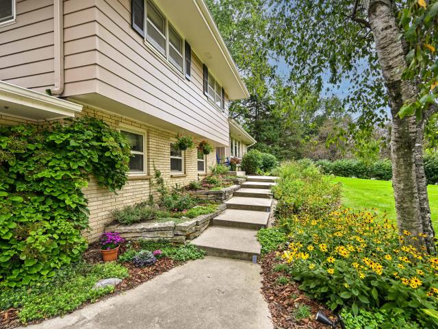 House for sale in Solar Heights, Mequon