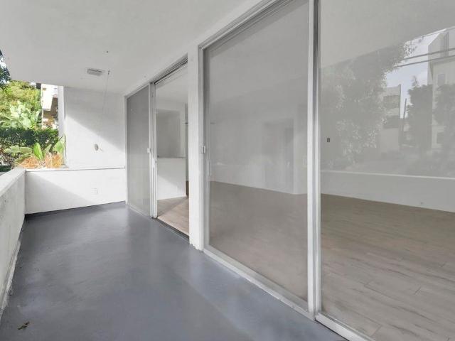 Apartment for rent in Canoga Park, California