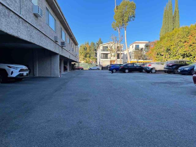 Apartment for rent in Canoga Park, California