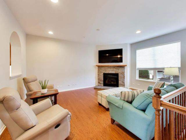 Townhouse for sale in Des Plaines, Cook County