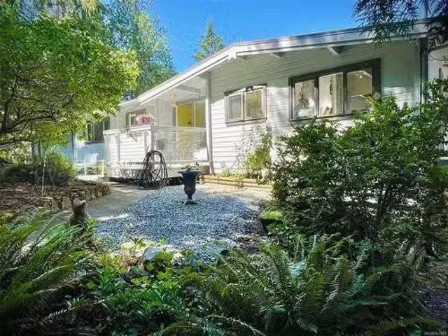 House for sale in Gabriola