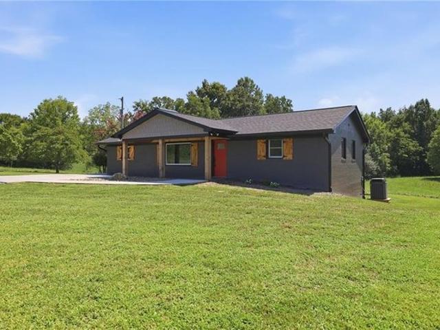 House for sale in Mount Airy, Surry County