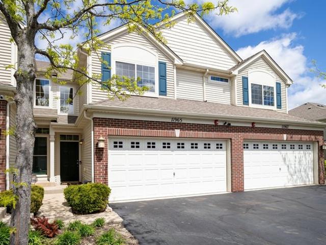 Townhouse for sale in Mchenry, Illinois
