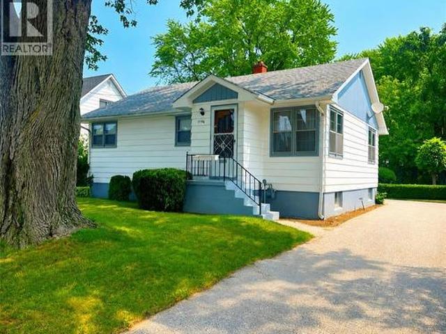 House for sale in Brights Grove, Ontario