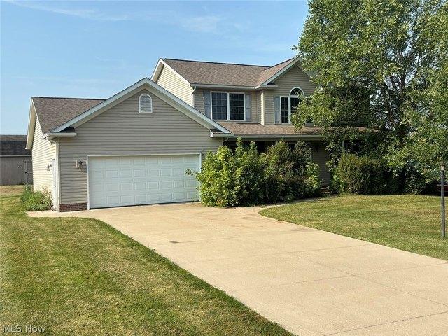 House for sale in Hartville, Ohio