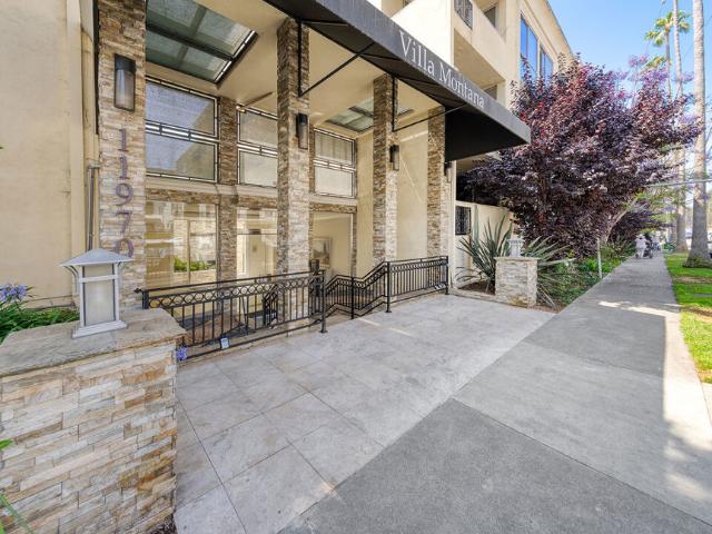 Condo for sale in Brentwood, Los Angeles