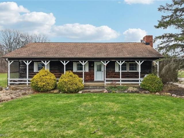House for sale in Huntsburg, Ohio