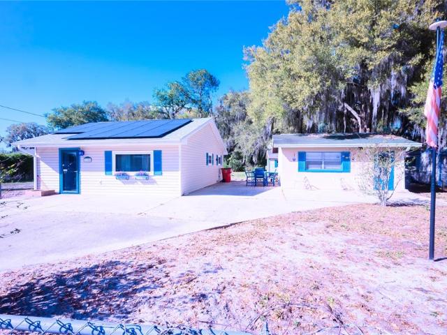 House for sale in Lake Panasoffkee, Florida