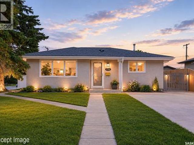 House for sale in Moose Jaw, Saskatchewan
