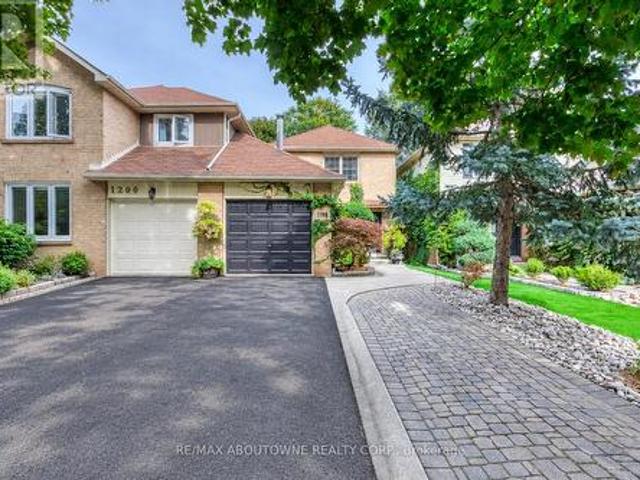 House for sale in Oakville, Ontario