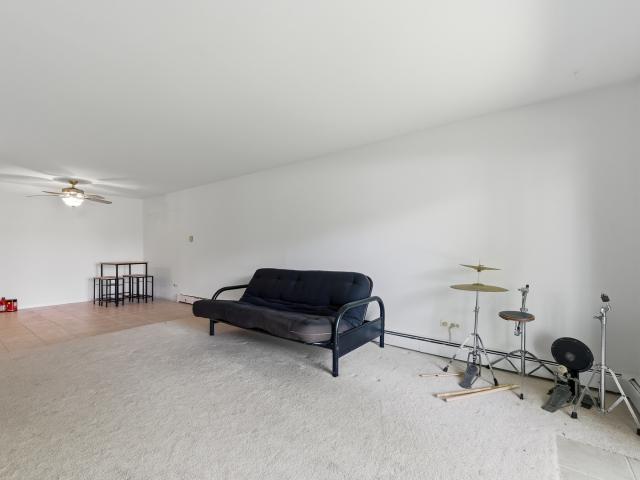 Condo for sale in Glen Ellyn, Illinois