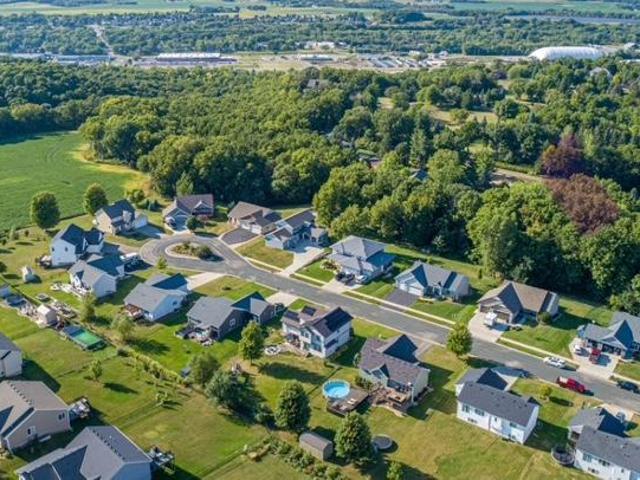 House for sale in Tower Heights, Dundas