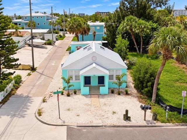 House for sale in Sunshine Beach, Treasure Island