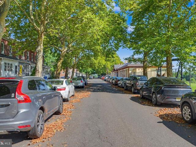 Townhouse for sale in Florence, New Jersey