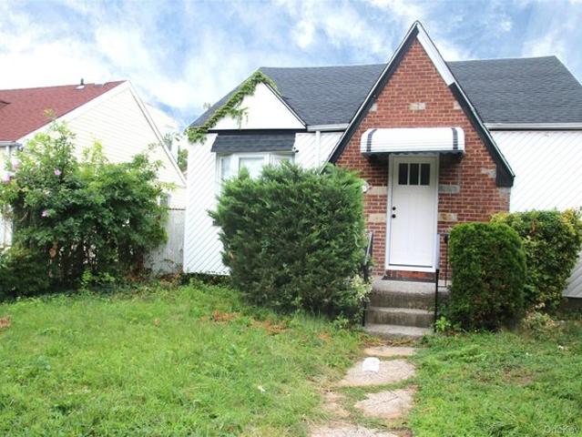House for sale in Queens, Arverne