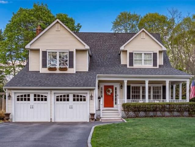 House for sale in Smithtown, New York