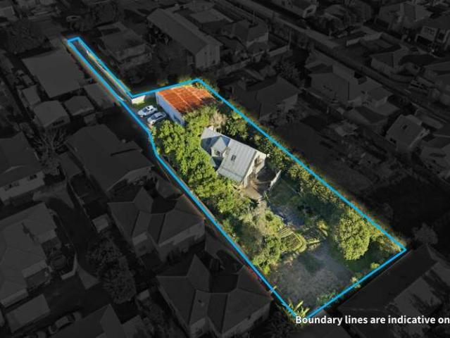 House for sale in Avondale