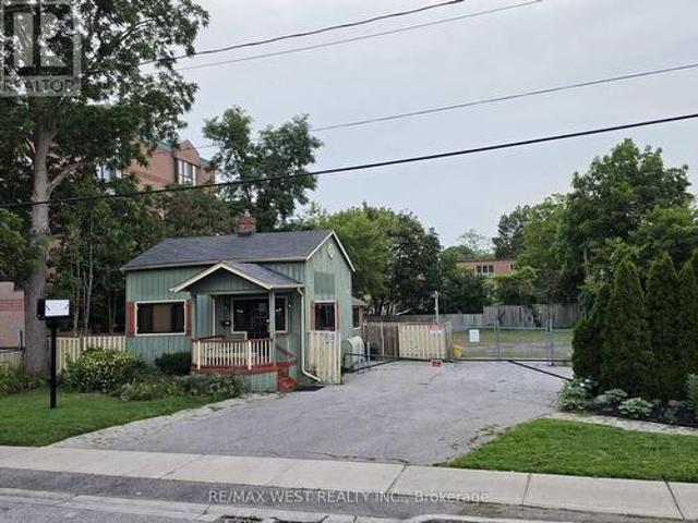 Commercial for rent in Durham, Ontario