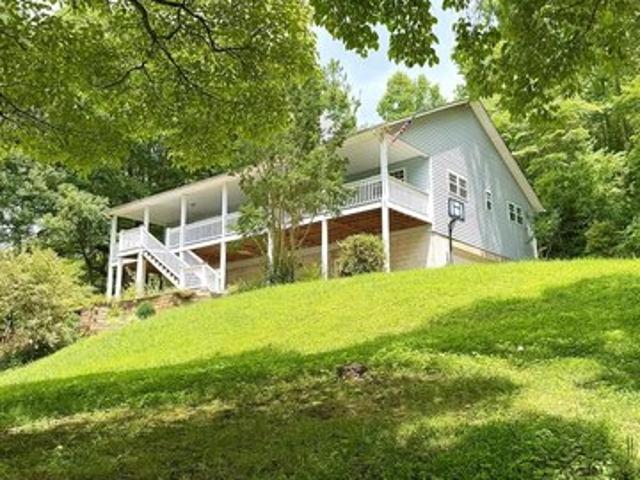 House for sale in Hayesville, North Carolina