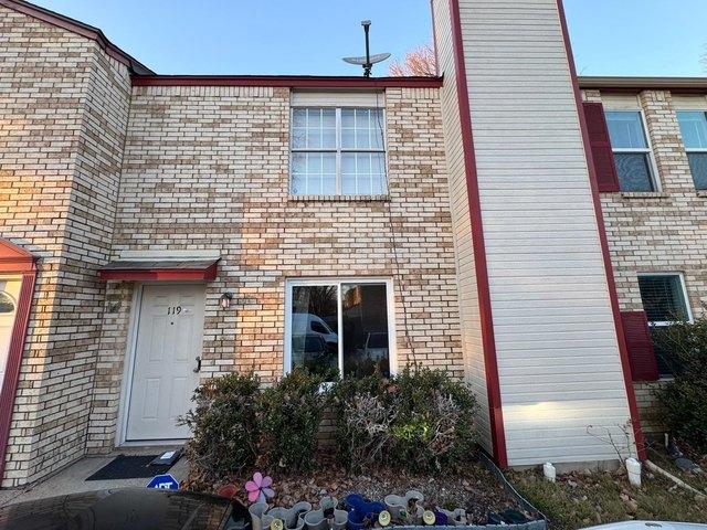 Townhouse for sale in Duncanville, Texas