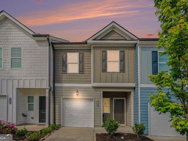 Townhouse for sale in Hoschton, Georgia