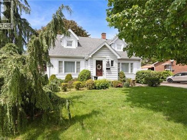 House for sale in Delhi, Ontario