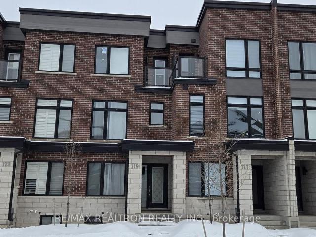 Townhouse for sale in Woburn, Ontario