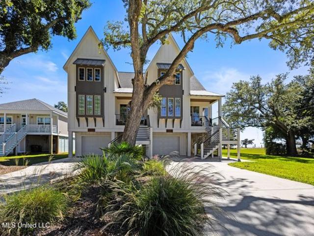 Townhouse for sale in Long Beach, Harrison County