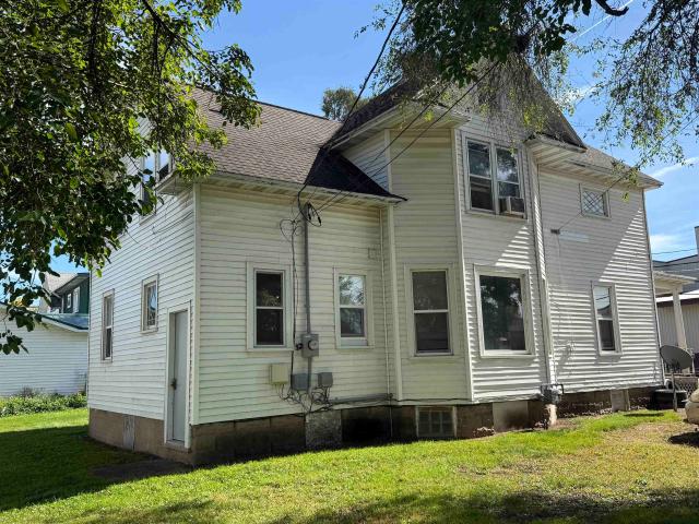 House for sale in Shawano, Shawano County