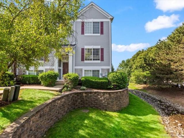 Townhouse for sale in Bolingbrook, Illinois