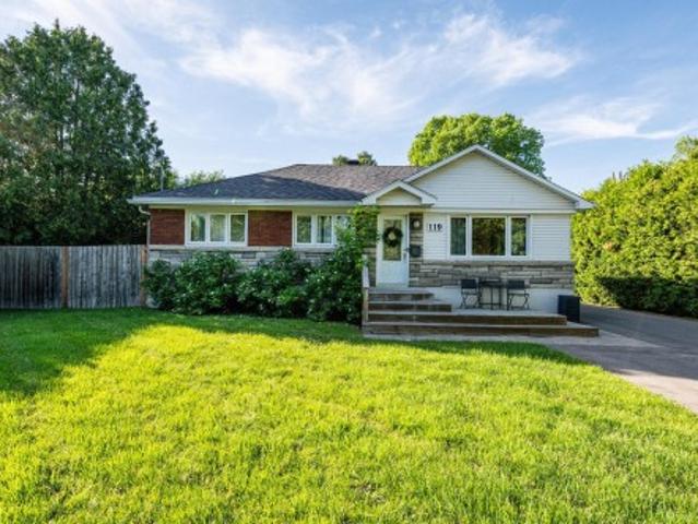 House for sale in Beaconsfield, Quebec
