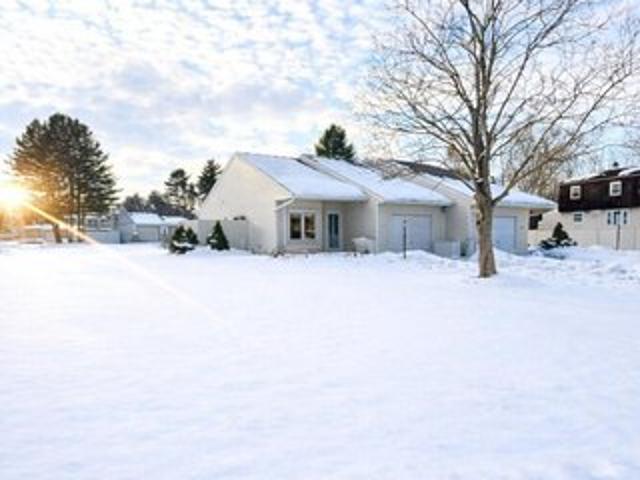 Townhouse for sale in Guilderland, New York