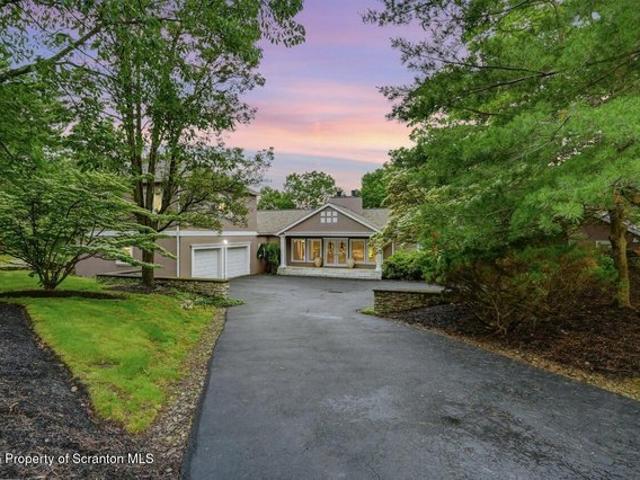 House for sale in Moosic, Pennsylvania