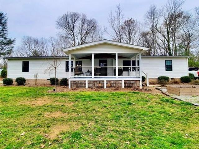 House for sale in Saluda, North Carolina