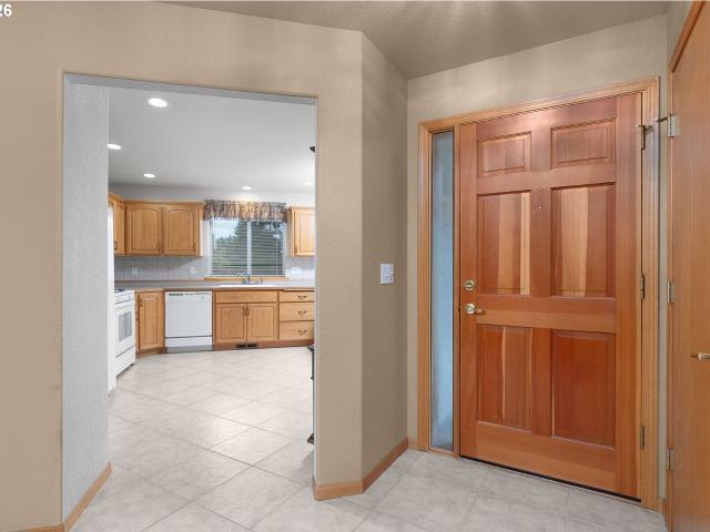 House for sale in Sutherlin, Douglas County
