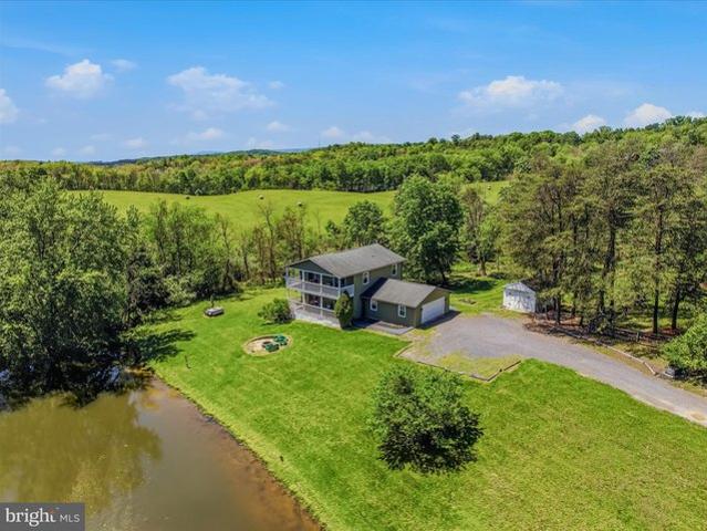 House for sale in Berkeley Springs, West Virginia