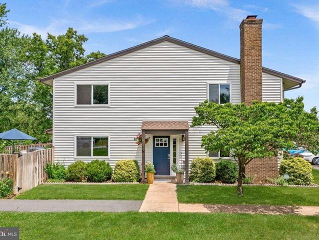 Townhouse for sale in Virginia