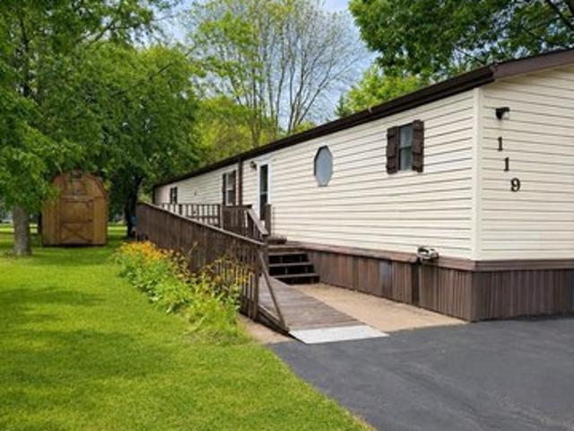 House for sale in Five Oaks Park, Menasha