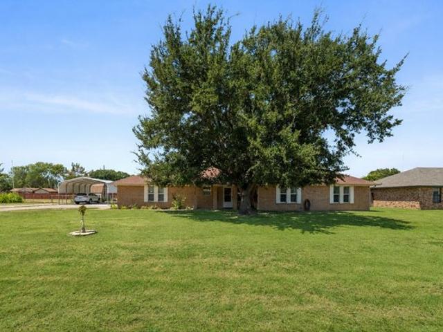 House for sale in Ellis, Texas