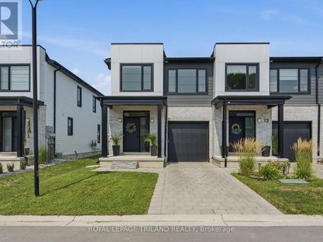 House for sale in Strathroy-caradoc, Ontario