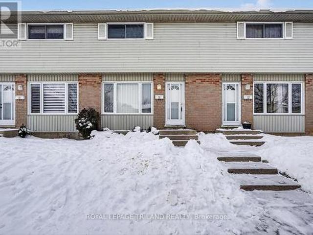 Townhouse for sale in Arva, Ontario