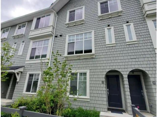 Townhouse for rent in Fleetwood, Surrey