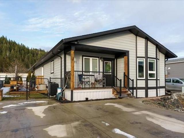 House for sale in Sicamous, British Columbia