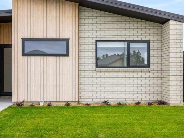 Townhouse for sale in Amberley, Canterbury